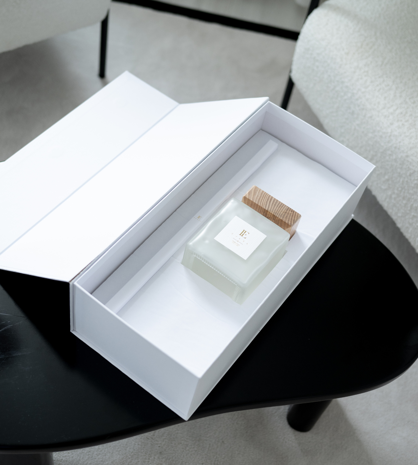 Evara Square Rose Wood White Reed Diffuser Set - 1000ml